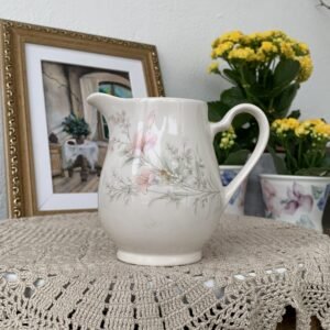 Leiteira Noritake Keltcraft Pennfield com Flores Rosadas
