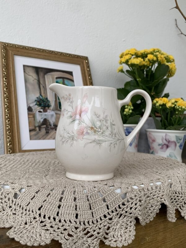 Leiteira Noritake Keltcraft Pennfield com Flores Rosadas - Imagem 1