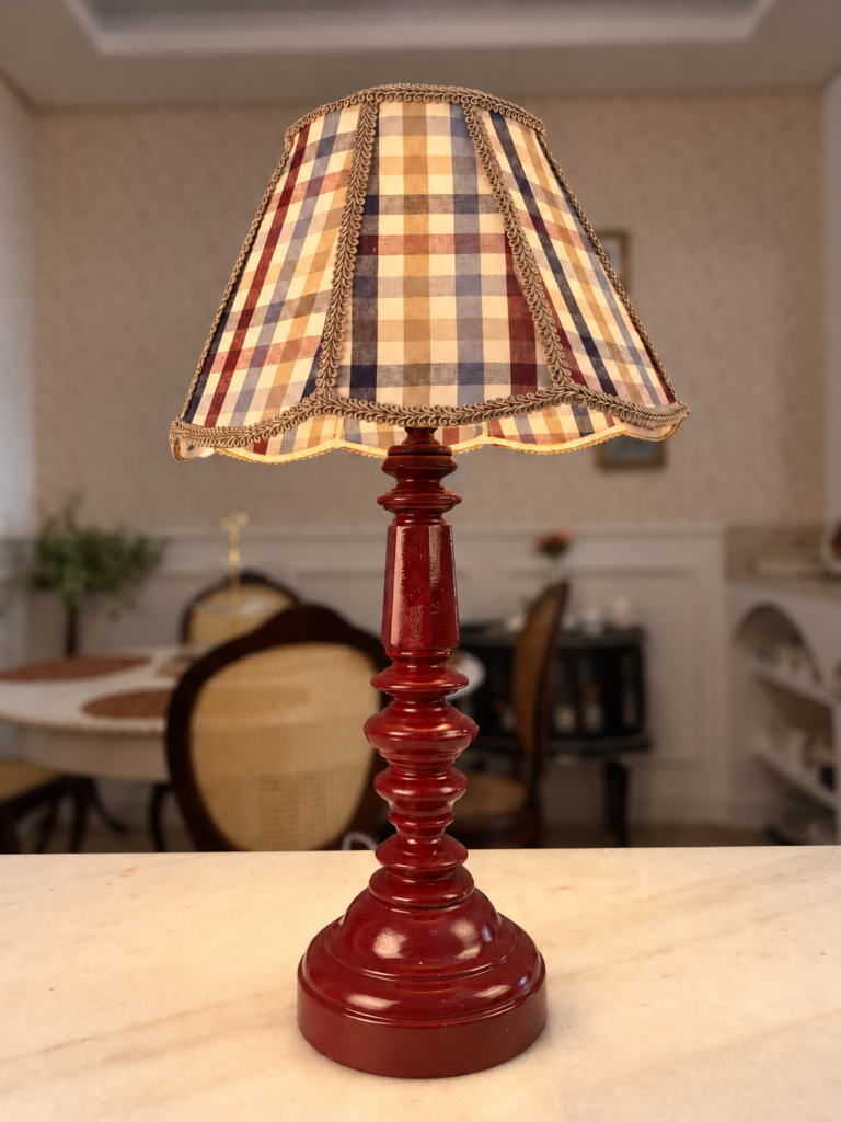 Luminária de Mesa Vinho com Cúpula Xadrez