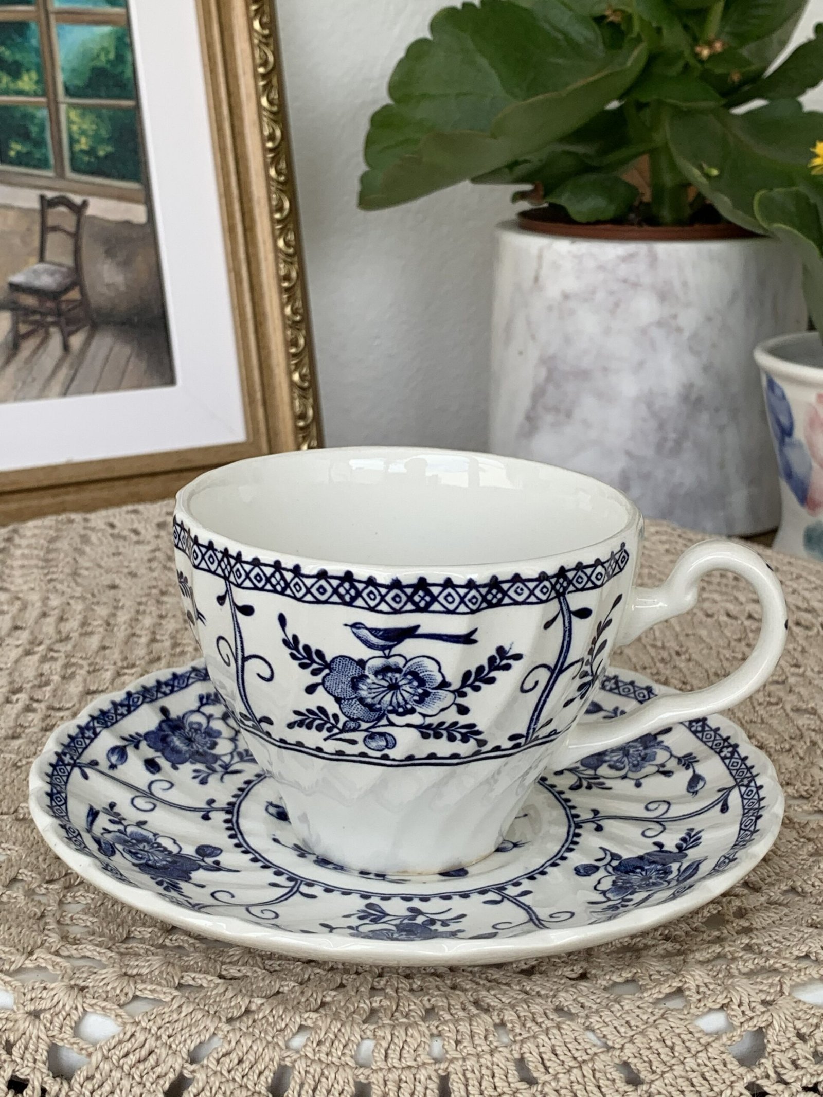 Xícara com Pires Inglês Azul com Flores e Pássaros - Imagem 1