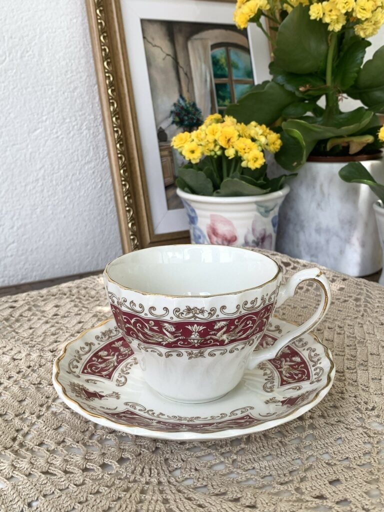 Xícara com Pires Myott Rialto Vinho e Dourado